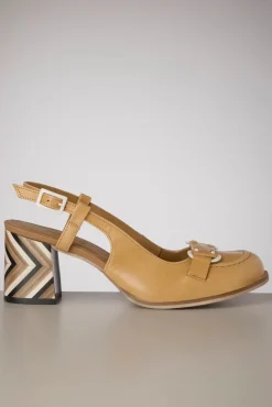 Amelie Leather Slingback Pumps In Licht Cognacbruin