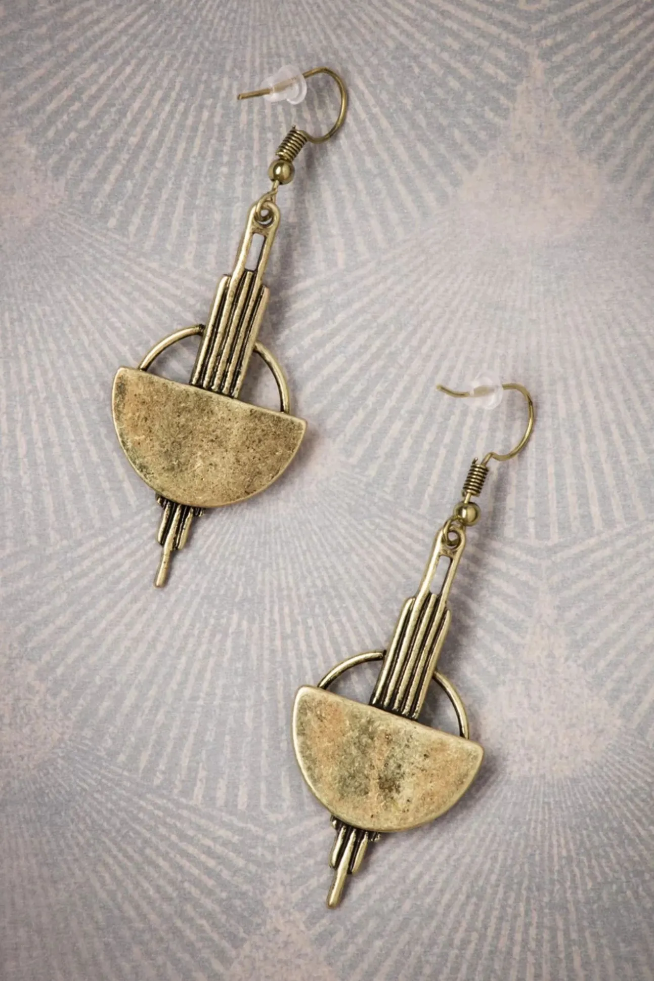 Art Deco Koperen Oorbellen In Goud