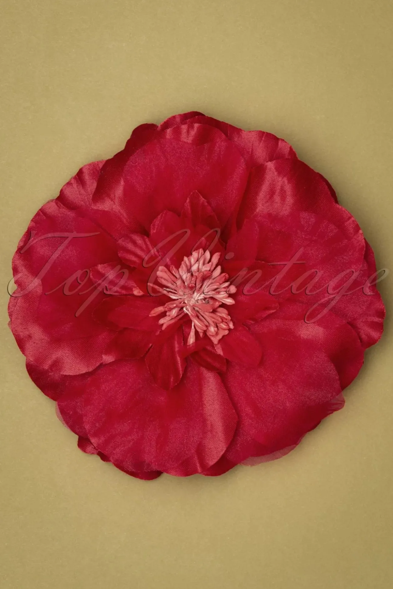 Big Flower Corsage In Rood