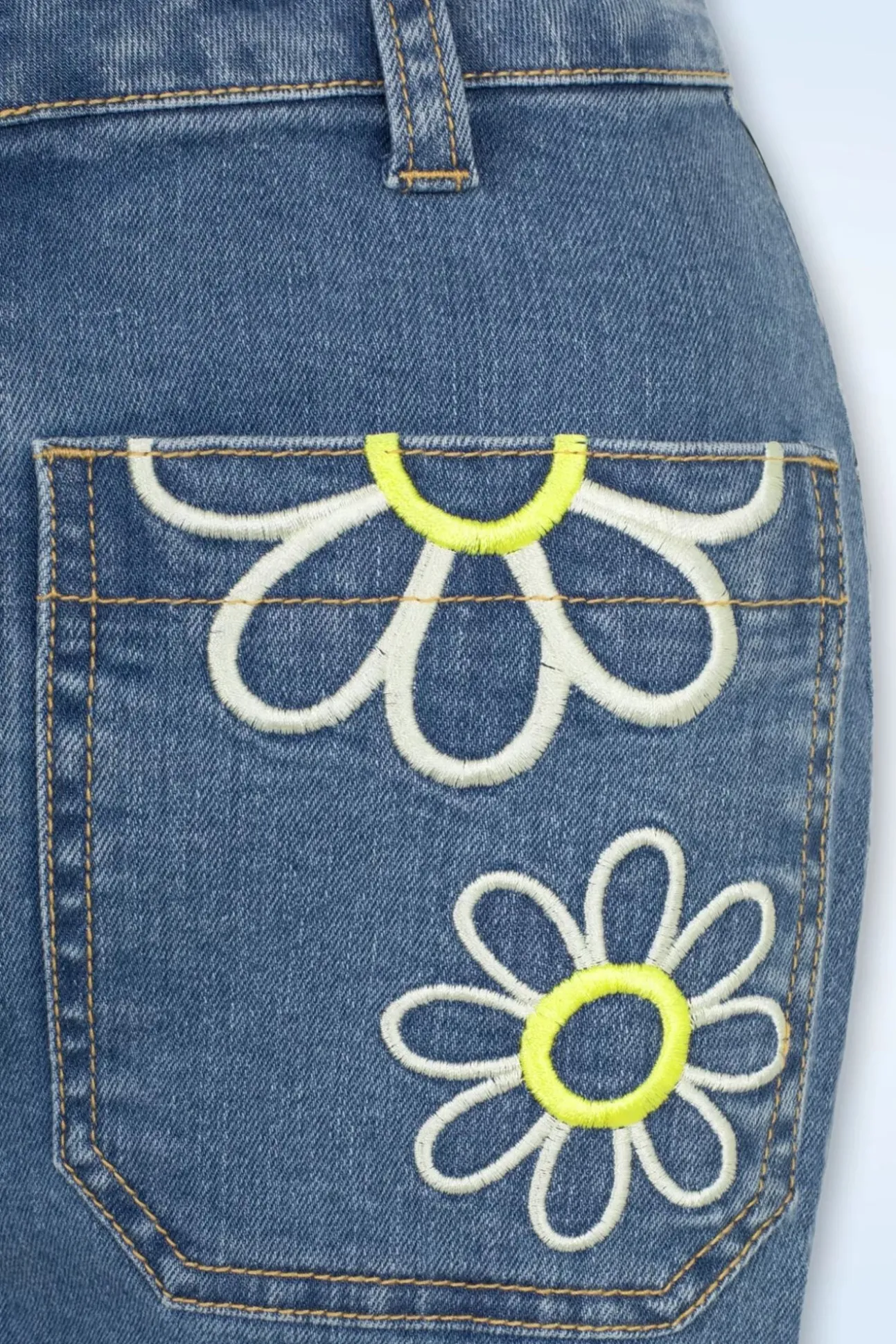 Daisy Flower Power Jeans In Licht Blauw