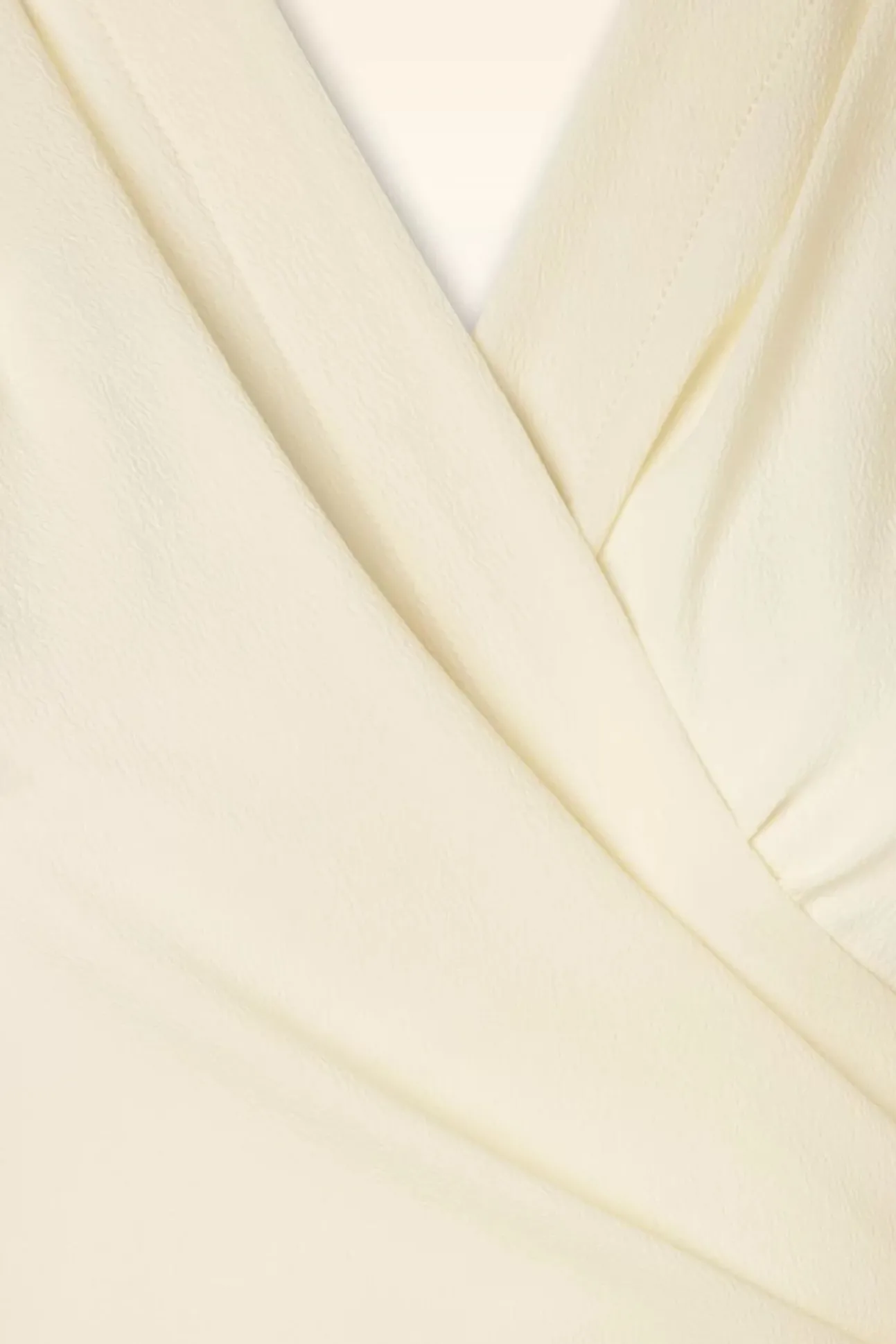 Darla Wikkelblouse Met Korte Mouwen In Antiek Wit