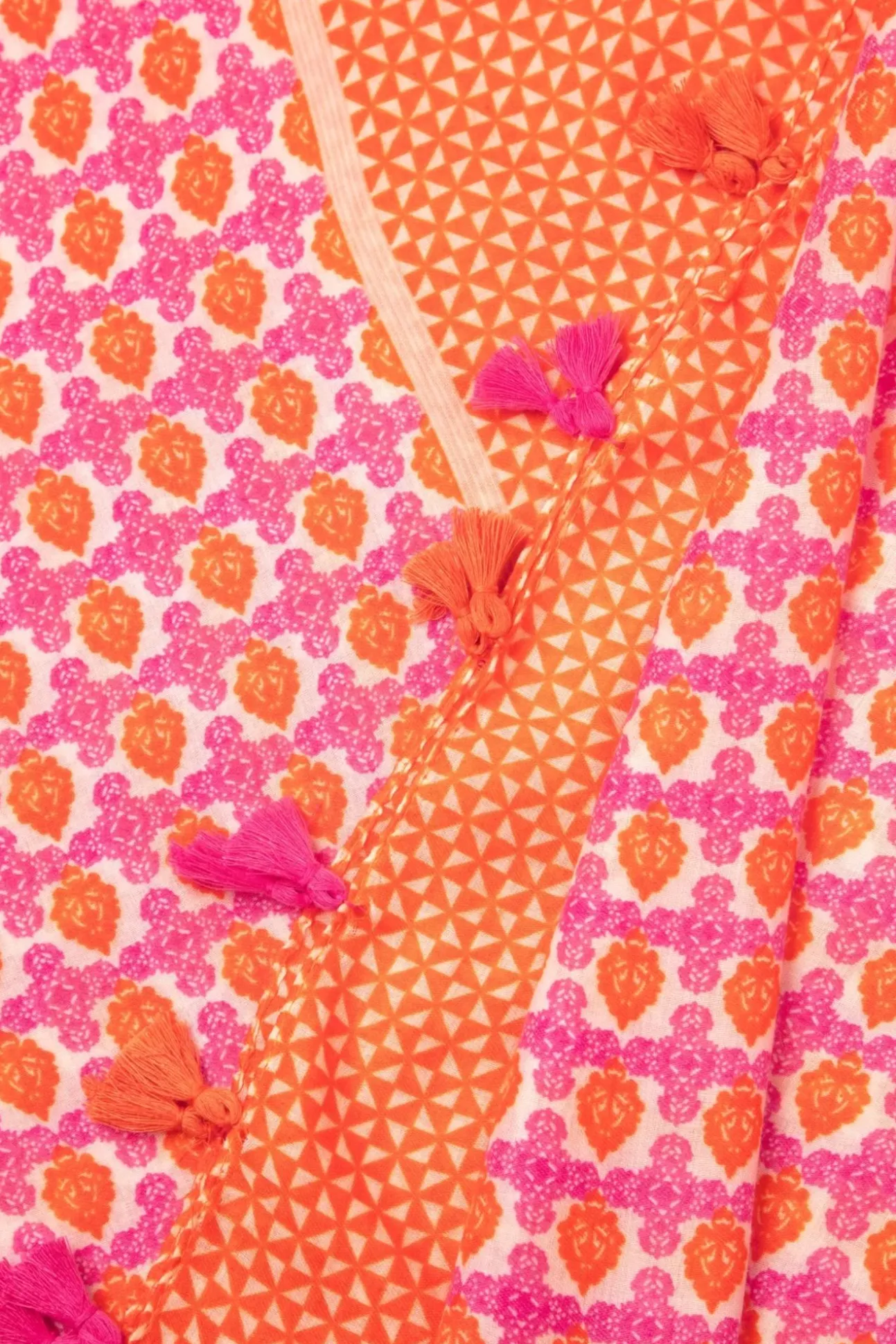 Iris Sjaal In Fuchsia En Oranje