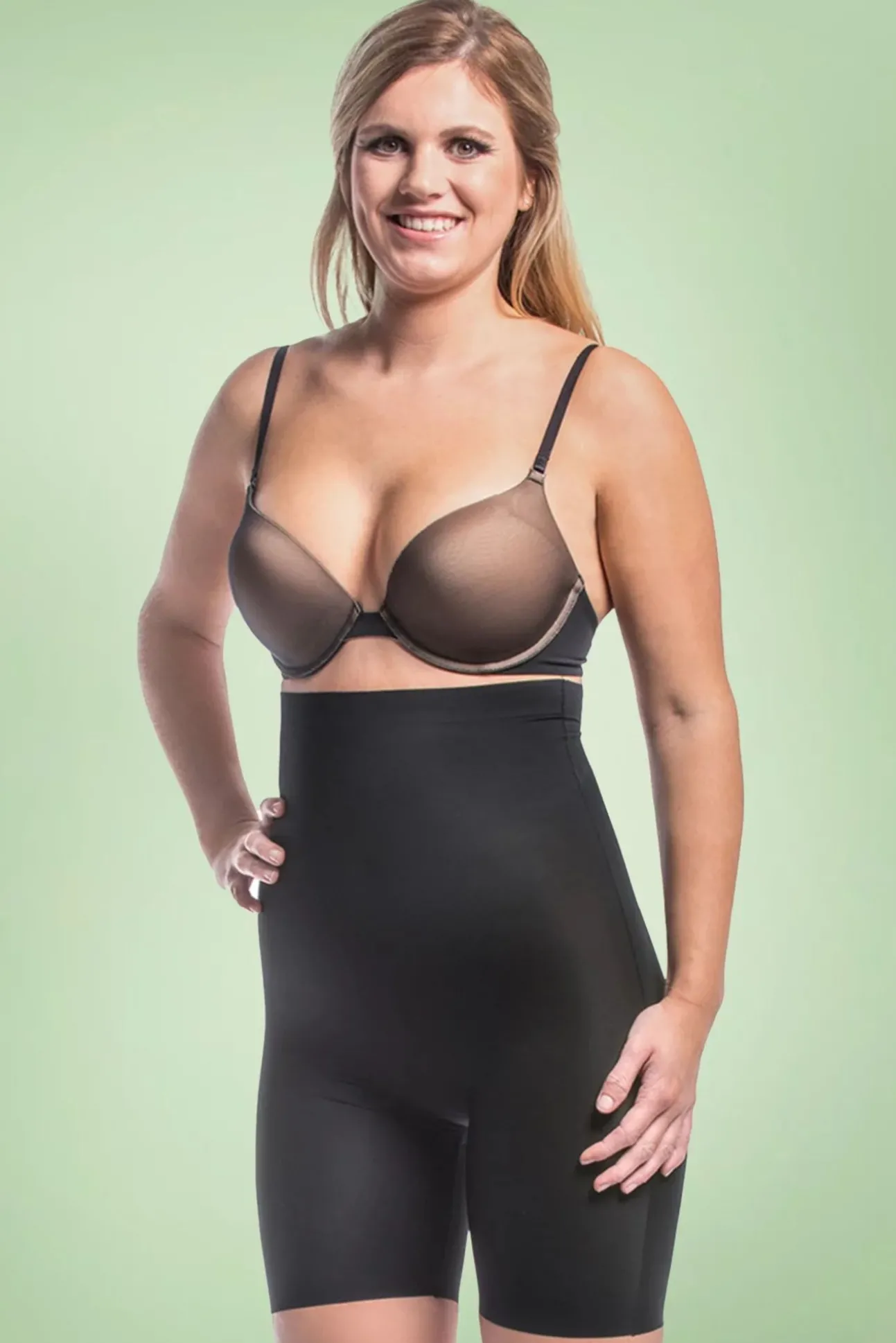 Maxi Sexy Hallo Bermuda In Zwart