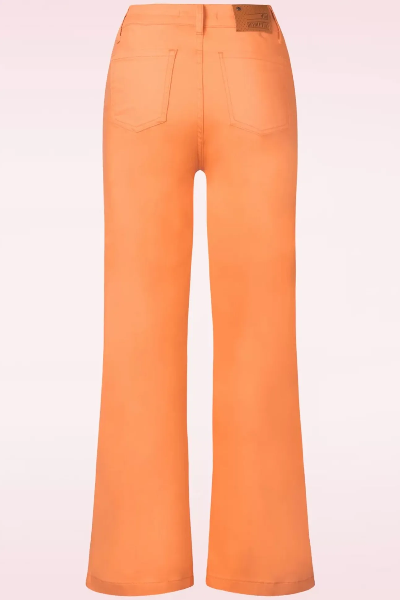 Naomi Broek In Papaja
