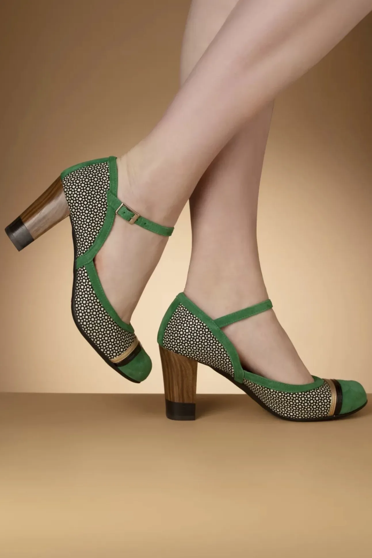 Tessy Suede Mary Jane Pumps In Groen En Zwart
