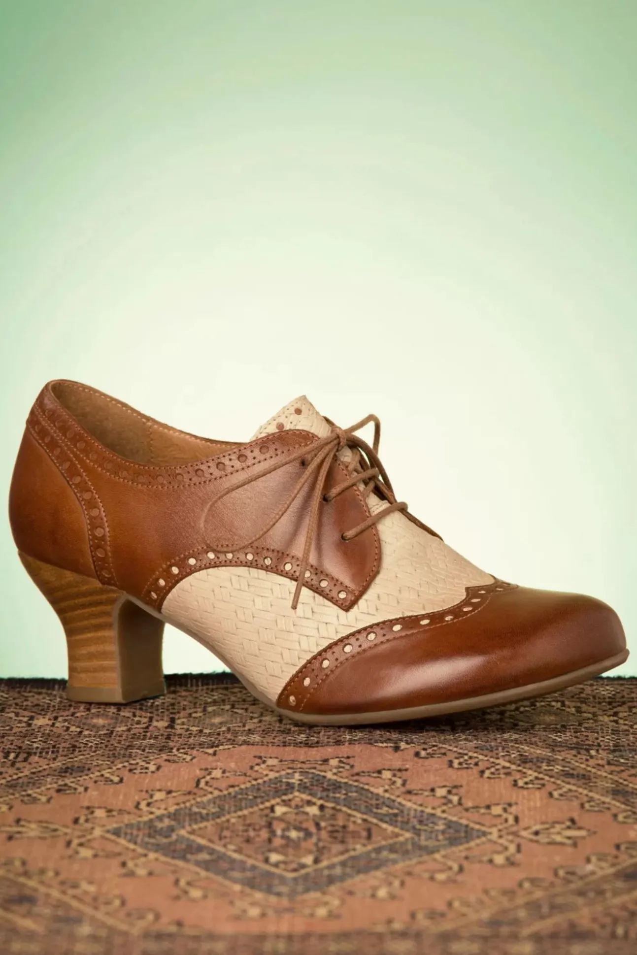 Tully Lederen Veterschoentjes In Cognac En Creme